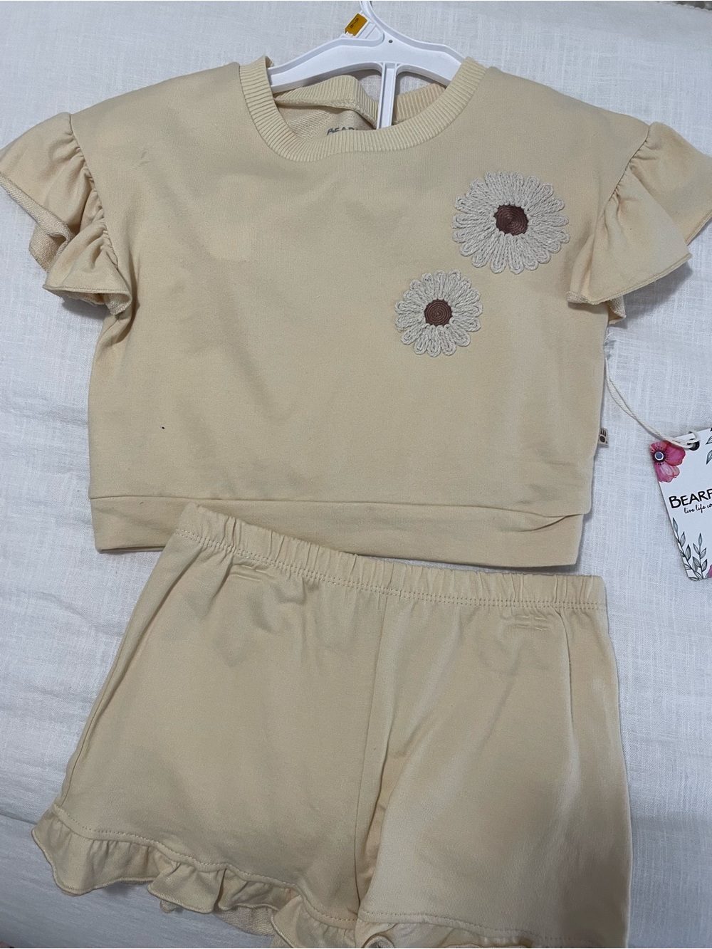 Cream Daisy Appliqué Ruffle Short Set